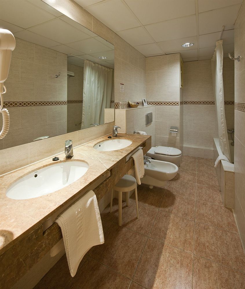 Hotel Abad Cisneros Barcelona Eksteriør billede